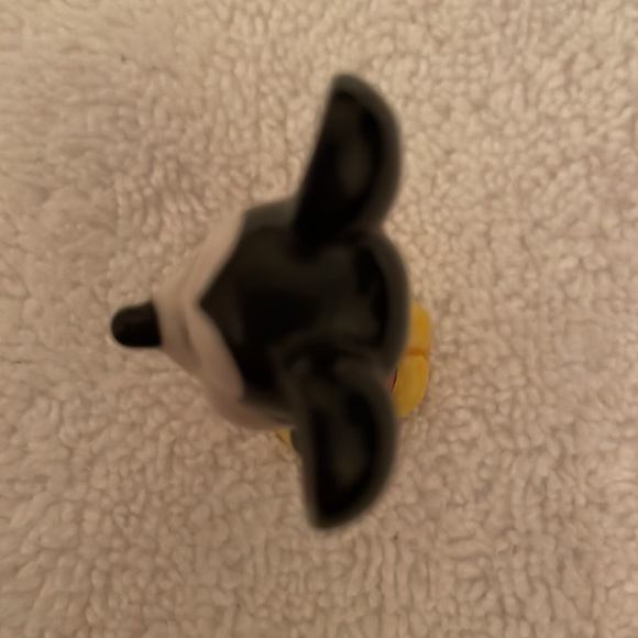 3 Vintage Disney figurines-Mickey, Donald & Porky Pig. Measure approx. 2-2.5 in. - Picture 7 of 11